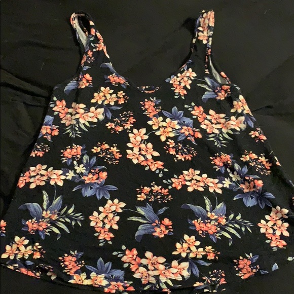 Floral tank - Picture 1 of 2
